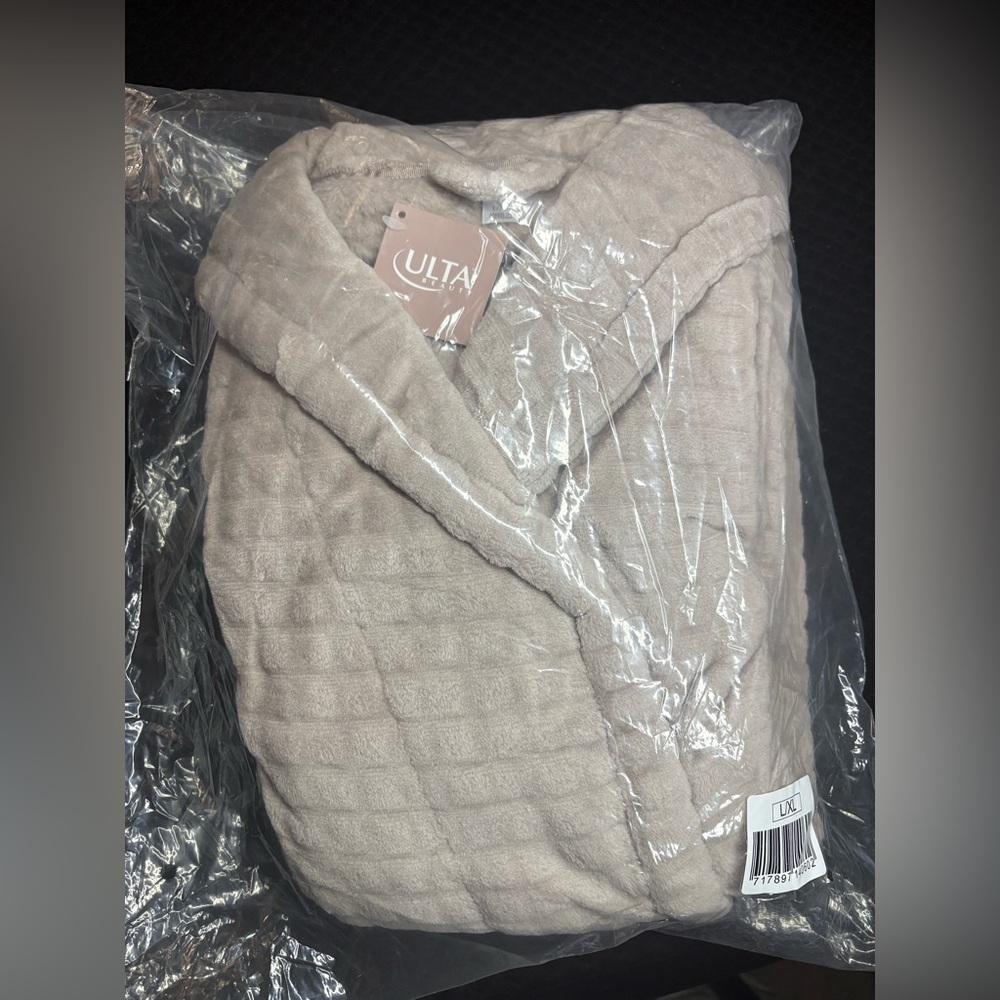 Ulta Beauty Collection Robe